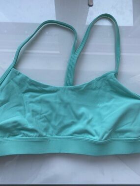 NWOT LULULEMON FLOW Y BRA WILD MINT 8